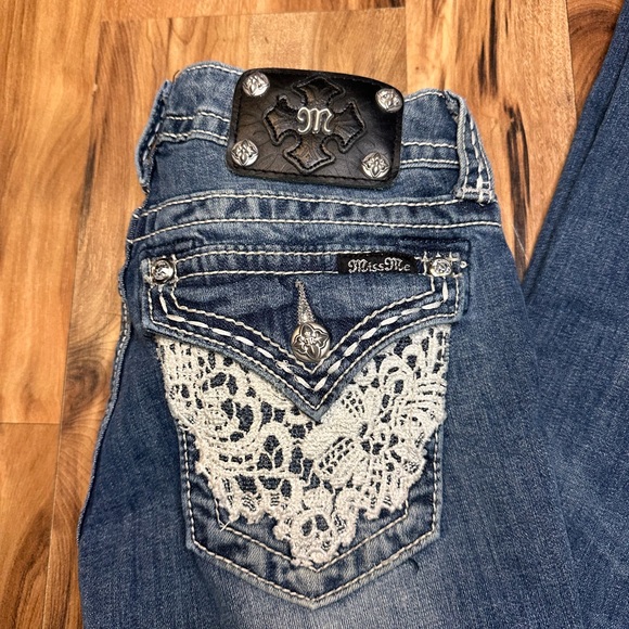 Miss Me Lace Pocket Bootcut Jeans Woman’s Size 26 Y2K  Early 2000s Dark Wash - Picture 2 of 13